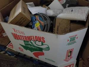 lot 282 image: Pallet of Merchandise from a major ...