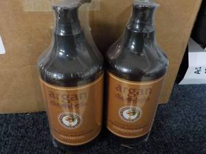 lot 287 image: 2 Bottles 10.1 each Argan Diabella ...