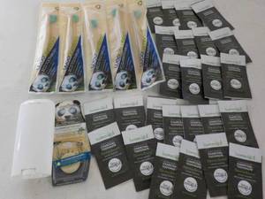 lot 298 image: Sample Lot 5 Woo Bamboo Toothbrushe...