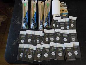 lot 300 image: Sample Lot 5 Woo Bamboo Toothbrushe...