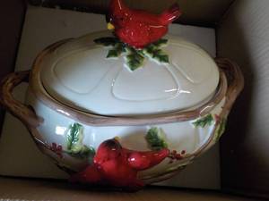 lot 309 image: Cardinal Soup Tureen...