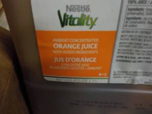 lot 380 image: 2 Boxes of 3 - 3 liter each jugs Ne...