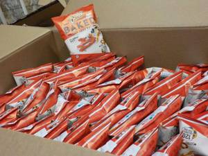 lot 393 image: Case of 104 Bags Cheetos Baked 50% ...