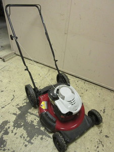 lot 257 image: BRIGGS & STRATTON PUSH MULCHINGLAWN MOWER