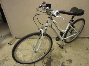 lot 258 image: SCHWINN TRAILWAY WOMENS BICYCLE, WITH SHIMANO COMPONENTS