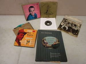 lot 285 image: VINTAGE 45 RPM COLOR PRINT RECORDS, ROY ROGERS, WILL KENNEDY ORCHESTRA, HARRY BELAFONTE, MORE