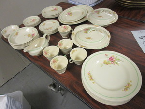 lot 289 image: WOODS IVORY WARE ENGLAND PICARDY ROSE SET, 53 PIECES