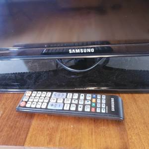 lot 507 image: Samsung TV UN32EH500F
