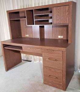 lot 224 image: Practical Home Workstation