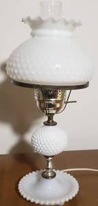 lot 170 image: Hob Nail Milk Glass Parlor Lamp