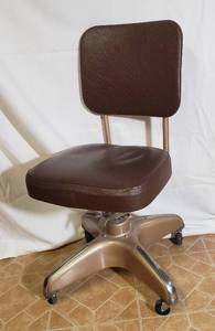 lot 108 image: Mid-Century Office Tank Chair