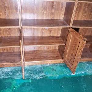 lot 260 image: Classic Three Unit Office Bookshelves