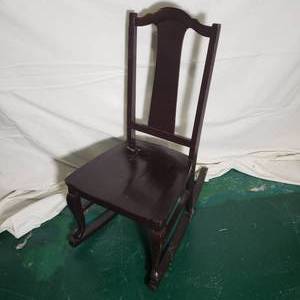 lot 311 image: Vintage Traditional Rocking Chair