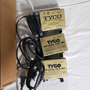 lot 323 image: Tyco Train Track Bundle