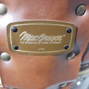 lot 513 image: Stellar MacGregor Golf Bag and Wilson Golf Clubs