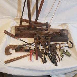 lot 406 image: Vintage Tool Bundle