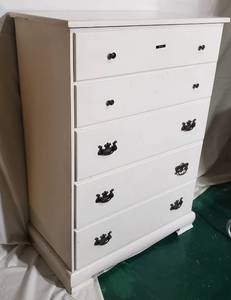 lot 413 image: Five Drawer Functional Dresser  (A)