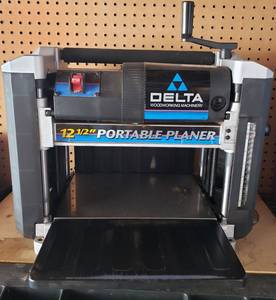 lot 385 image: Delta 12 Portable Planer