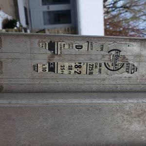 lot 387 image: 25 ft Extension Ladder