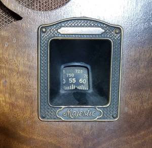 lot 528 image: Antique Majestic Radio by Grigsby - Grunow