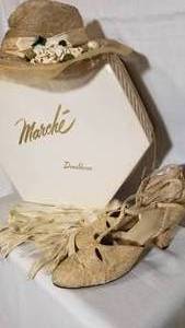 lot 351 image: 40s Ladies Accessories  Hat, Gloves and Shoes