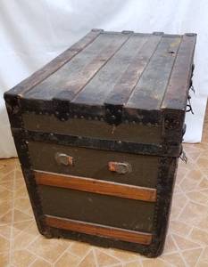lot 346 image: Antique Steamer Trunk