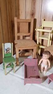 lot 520 image: Vintage Doll Chair Lot