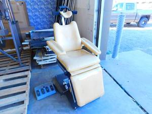 lot 1 image: Dexta Oral Surgery Chair