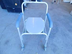 lot 21 image: Bedside or Over Toilet Commode