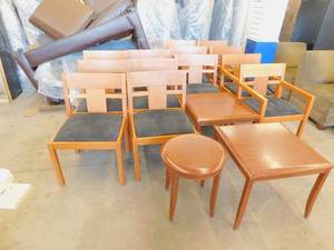 lot 53 image: Livingroom Furniture