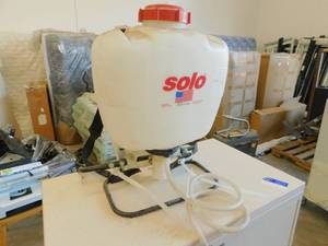 lot 57 image: Solo Backpack Lawn & Garden Sprayer