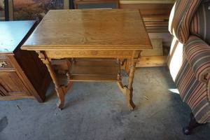 lot 74 image: Decorative Wood Display Table