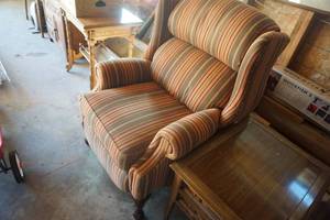 lot 76 image: Cloth Sitting Chair
