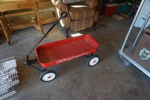 lot 57 image: Roadmaster Brand Little Red Wagon