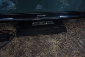 lot 42 image: Panasonic 42 Plasma Flat Screen TV With Remote