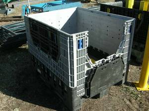 lot 18 image: Lear Collapsible Composite Crate