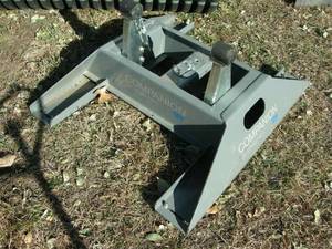 lot 21 image: Companion 5th Wheel Hitch Part