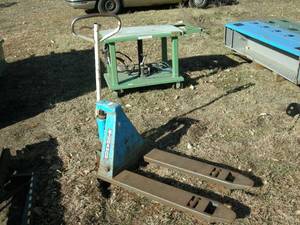lot 23 image: Bishamon Narro Pallet Jack