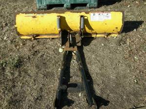 lot 28 image: 5 ATV Type Snowplow