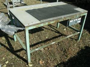lot 32 image: Heavy Duty Work Table