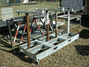 lot 33 image: Rolling Metal Cart