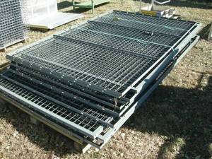 lot 41 image: 12 - 5 x 7-12 Cage Panels