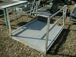 lot 46 image: Aluminum PlatformDeck Unit