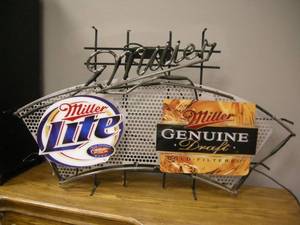 lot 56 image: Larger Miller Beer Light Up Sign