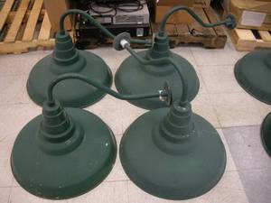 lot 59 image: 4 Vintage Everbrite 24 Light Fixtures