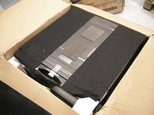lot 69 image: Samsung WasherDryer Pedestal With Drawer
