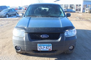 2005 Ford Escape XLT - 2 Owners -