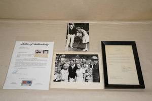 lot 29 image: Signed Photo of First Lady Patricia Nixon