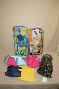 lot 119 image: Youth Snorkel Gear