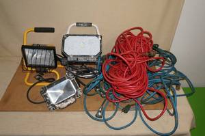 lot 188 image: Work Lights and Extension Cords